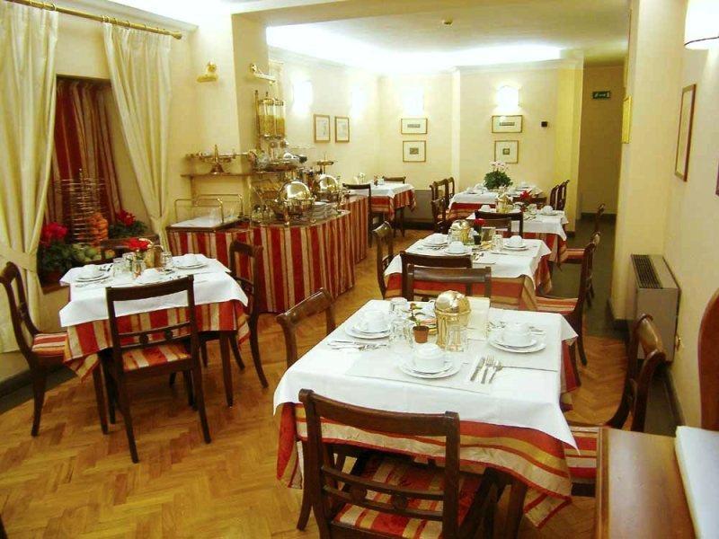 Hotel Unicorno Floransa Restoran fotoğraf